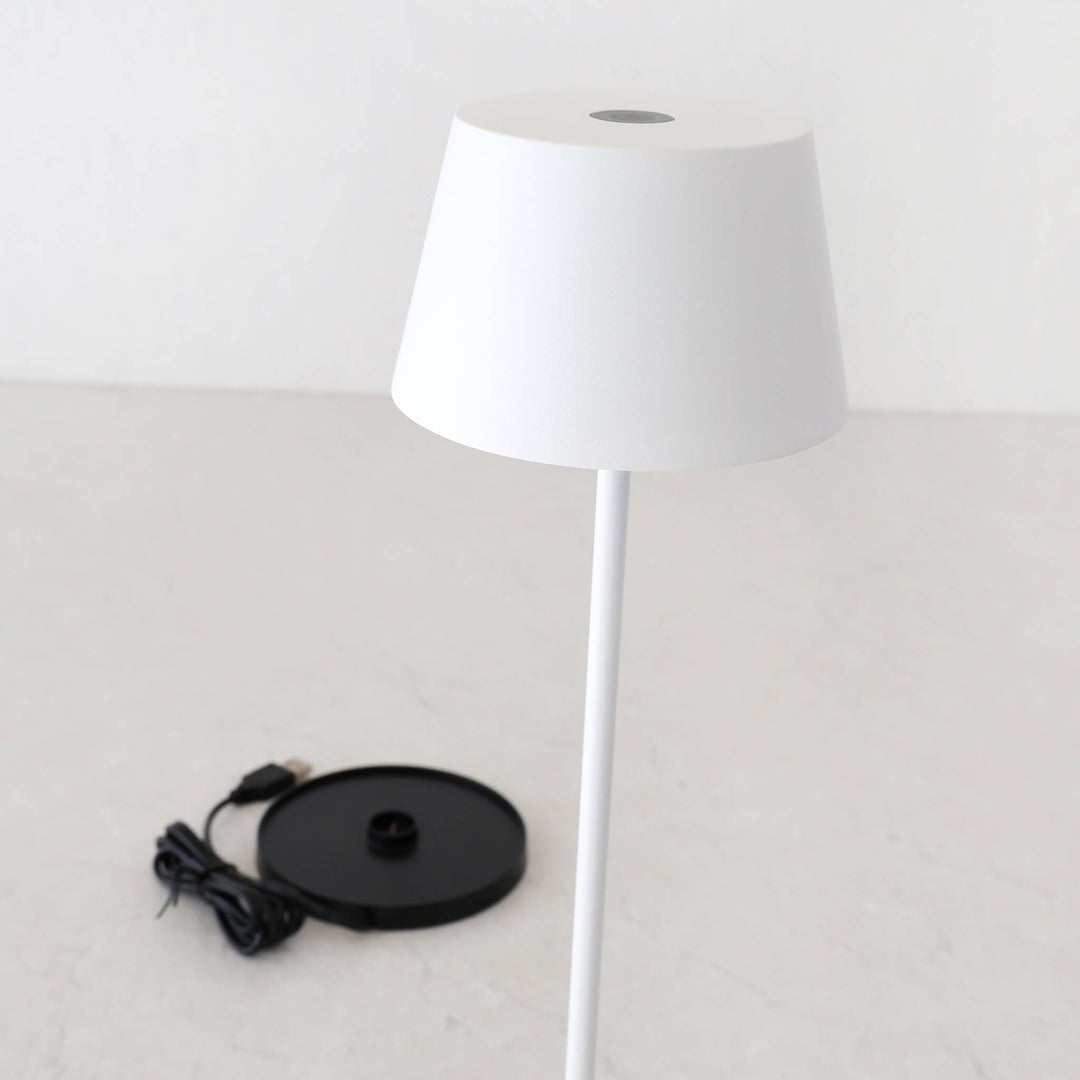 LBD EXCLUSIVE  |  VILLEBOIS RECHARGEABLE INDOOR/OUTDOOR LED TABLE LAMP  |  MATTE WHITE