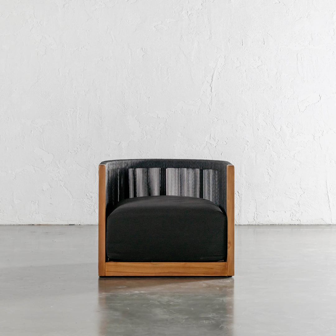 VALLECITO INDOOR/OUTDOOR ARMCHAIR  |  BLACK NOIR