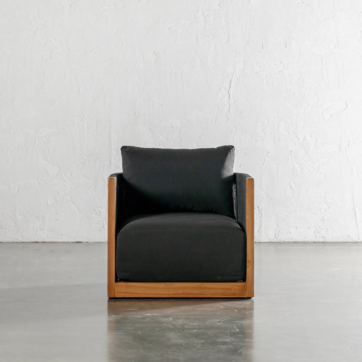 VALLECITO INDOOR/OUTDOOR ARMCHAIR  |  BLACK NOIR