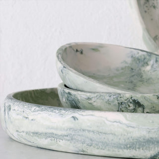 WESLEY RESIN PEBBLE TABLEWARE COLLECTION  |  SAGE CLOSE UP