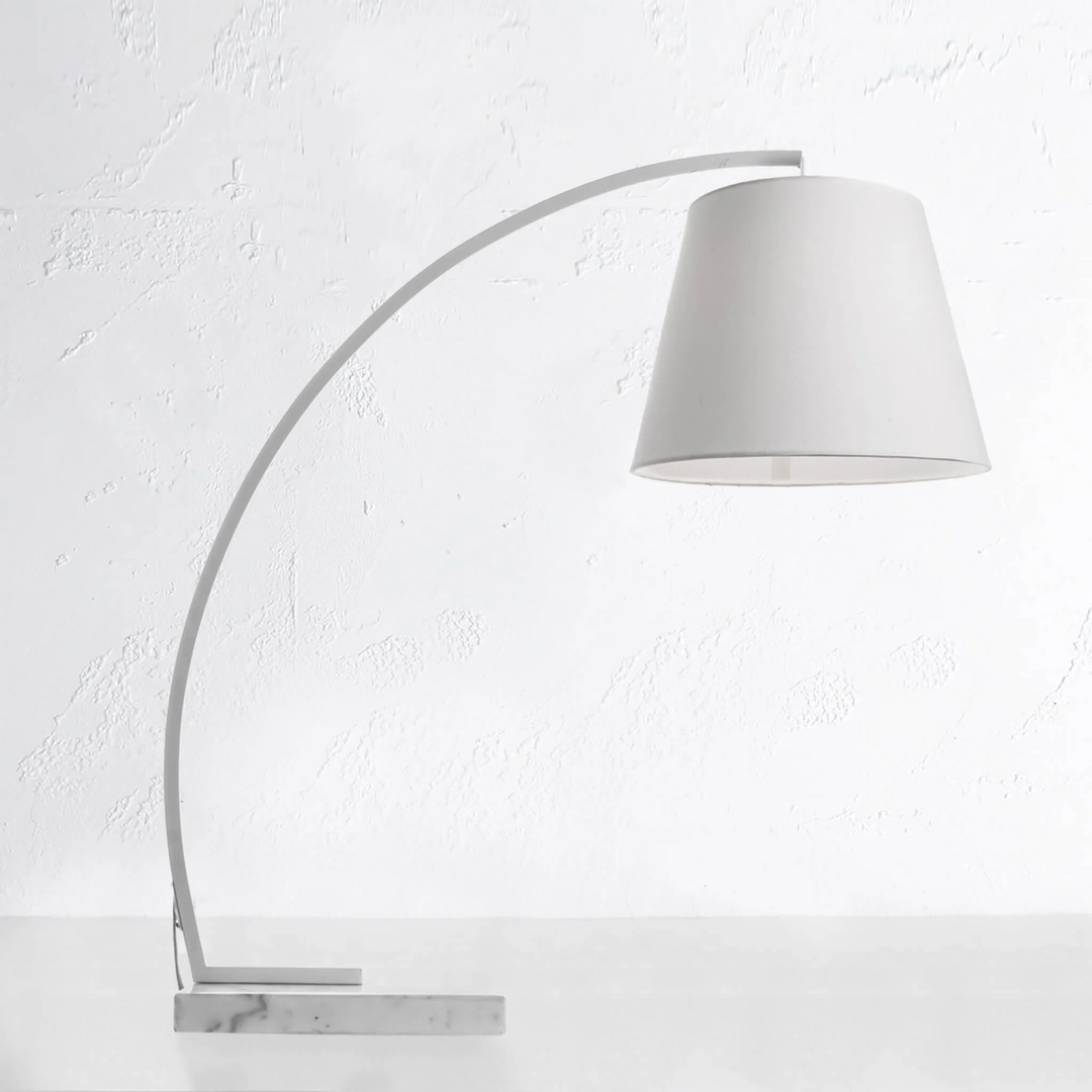 ARC TABLE LAMP  |  WHITE