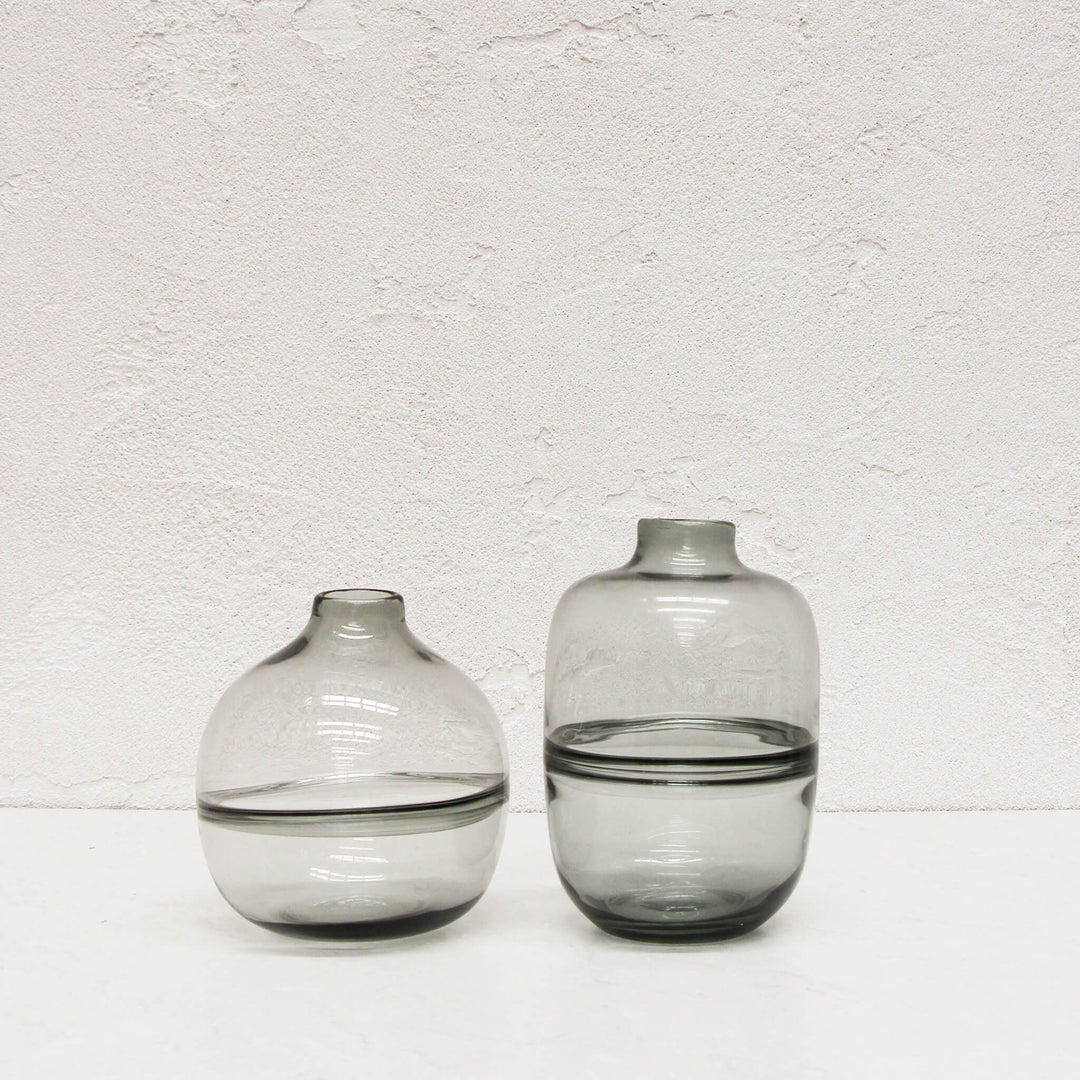 CENTRE RIDGE BOTTLE GLASS VASE BUNDLE X2  |  20CM + 25.5CM  |  GREY