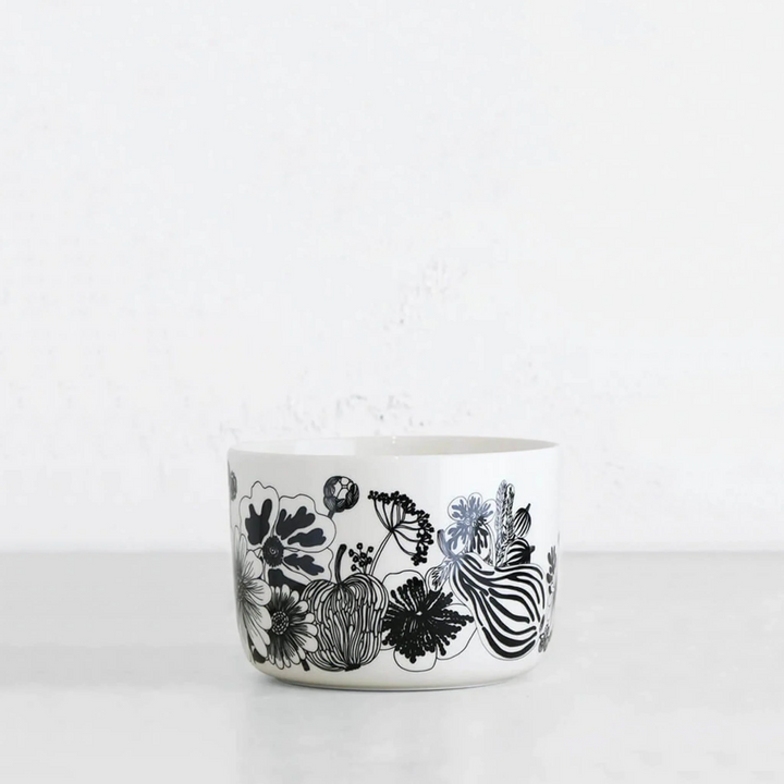 MARIMEKKO  |  OIVA SIIRTOLAPUUTARHA SERVING DISH 3.4L  |  BLACK + WHITE BOWL