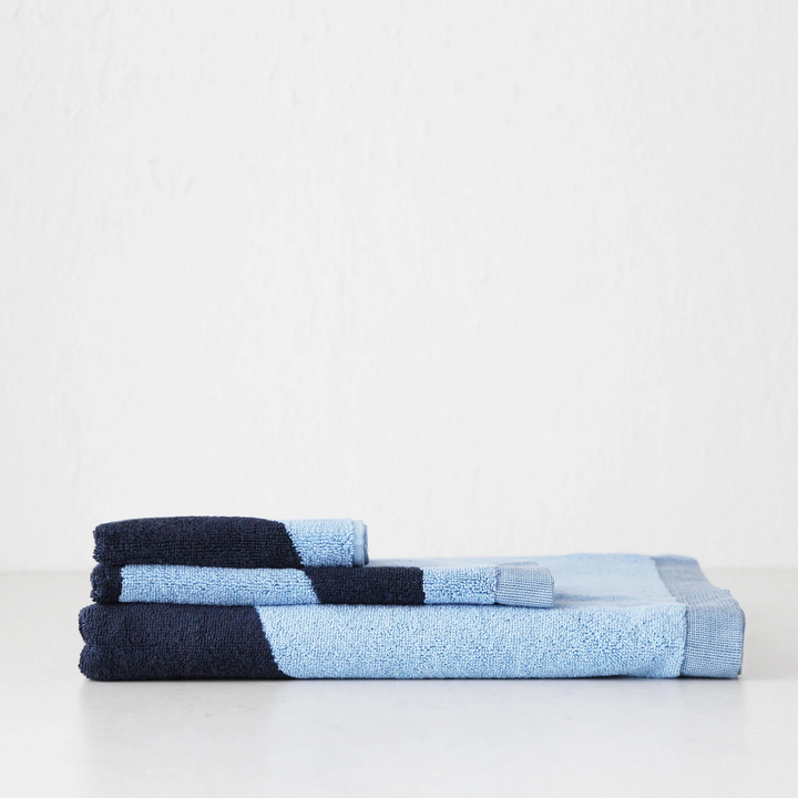 MARIMEKKO  |  SEIREENI BATH TOWEL BUNDLE SINGLE  |  LIGHT BLUE + DARK BLUE