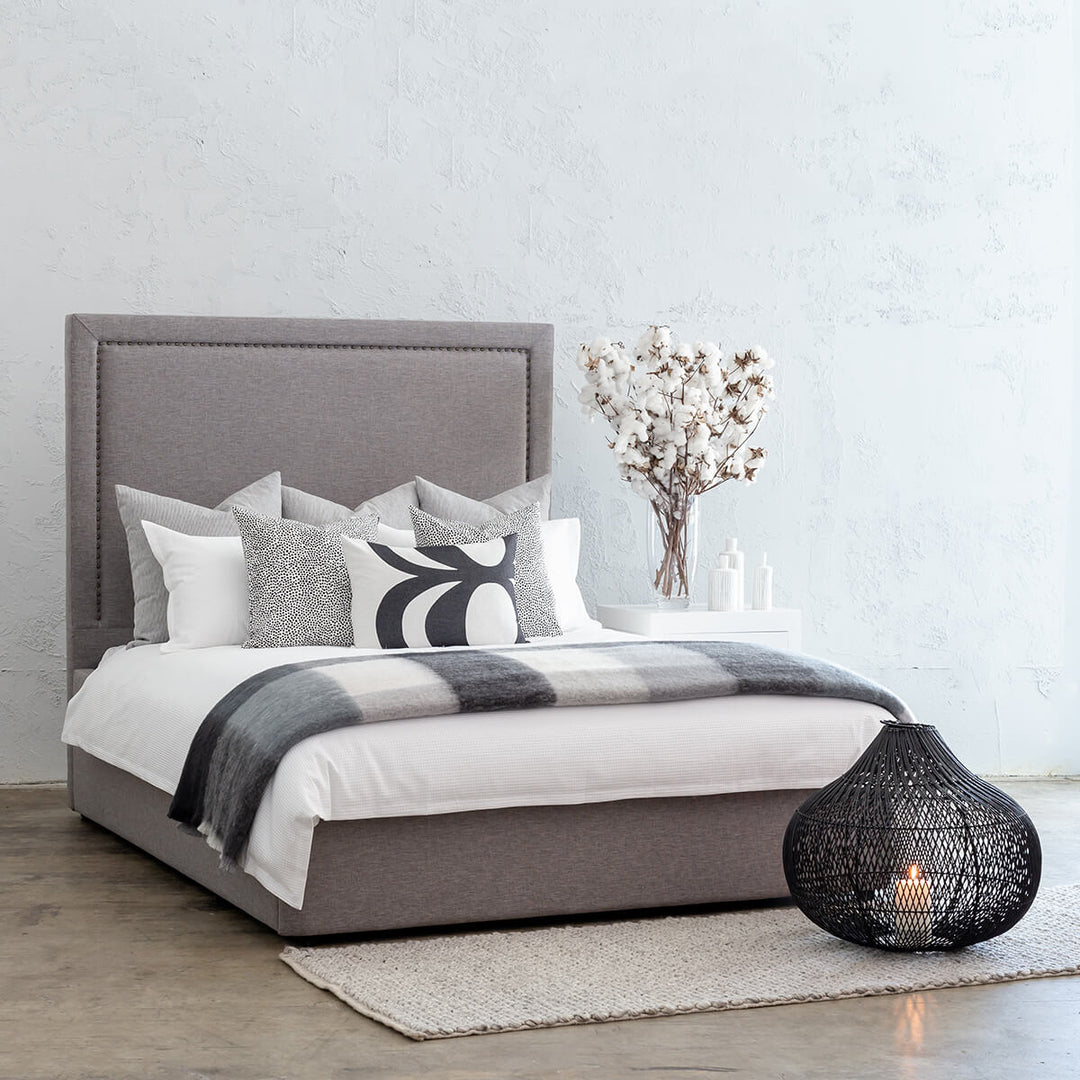 MARLE BED WITH STUDDED SQUARE FRAME  |  GREY LINEN