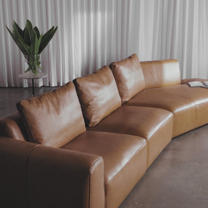 BAMBERG ANGLED MODULAR CHAISE LOUNGE SOFA  |  DAKOTA SADDLE TAN
