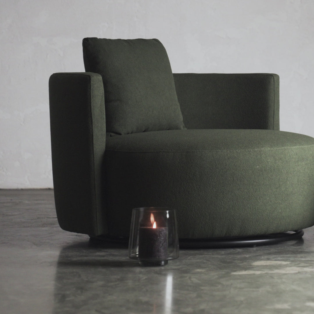 ACHERY XL CURVED ARMCHAIR  |  BANCHA LEAF GREEN