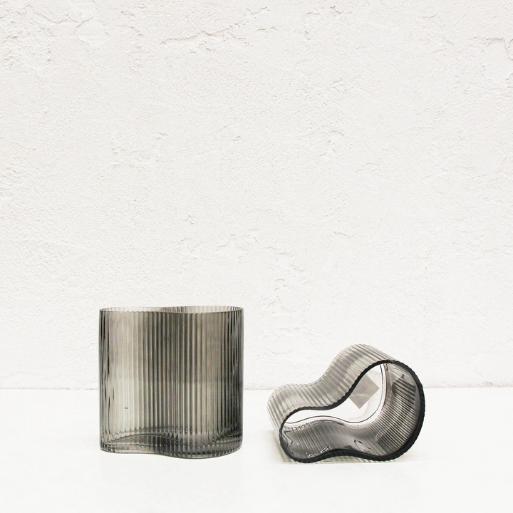 SMOKE GREY RIBBED VASE BUNDLE X2  |  18CM  |  GREY