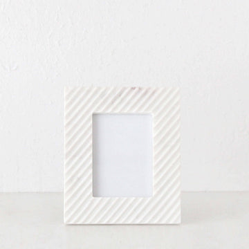 AMARA MARBLE PHOTO FRAME | 4x6 | WHITE MARBLE