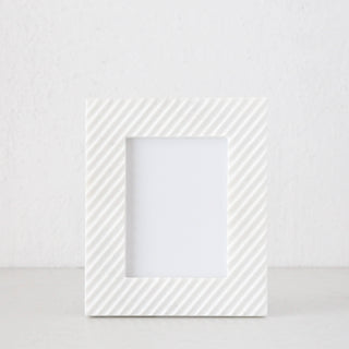 AMARA MARBLE PHOTO FRAME | 5x7 | WHITE MARBLE 