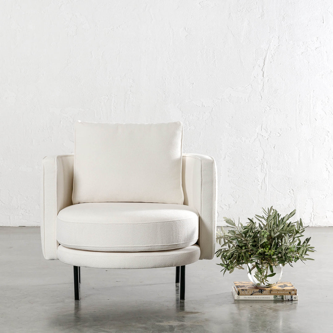 CARSON MODERNA CURVED RIBBED CHAIR  |  BOUCLE CHARTER IVORY