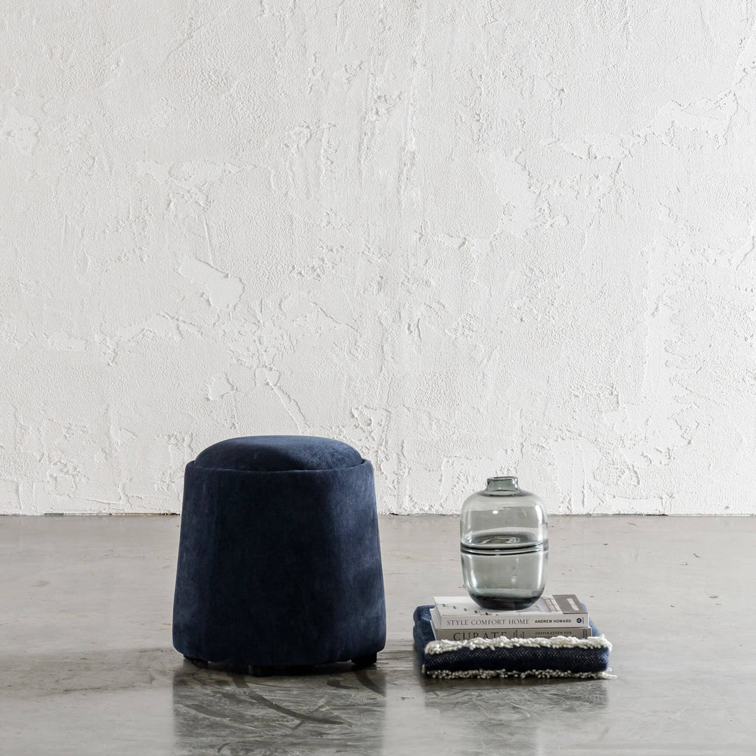 CARSON CURVE ROUND OTTOMAN  |  MIDNIGHT BLUE