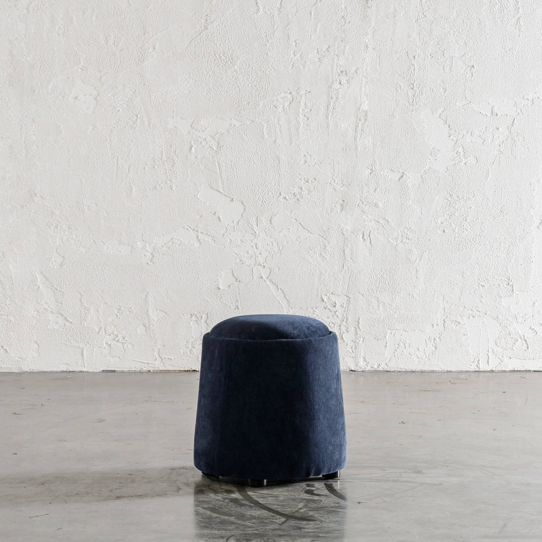 CARSON CURVE ROUND OTTOMAN  |  MIDNIGHT BLUE MINIMAL