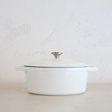 CHASSEUR  |  OVAL FRENCH OVEN  |  WHITE  |   FRENCH ENAMEL COOKWARE