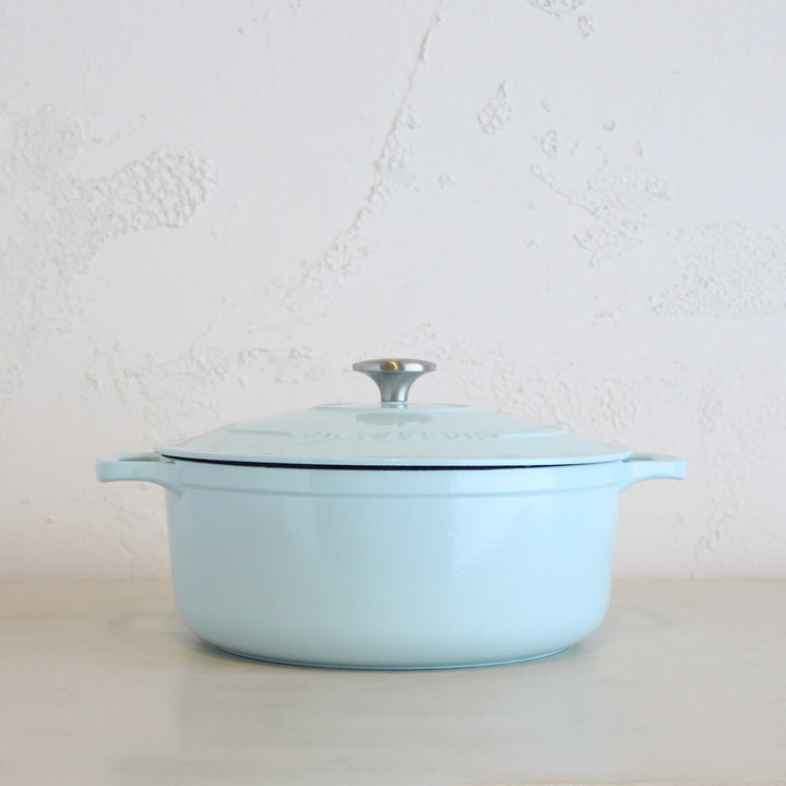 CHASSEUR  |  ROUND FRENCH OVEN  |  DUCK EGG BLUE  |   FRENCH ENAMEL COOKWARE