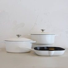 CHASSEUR  |  ROUND FRENCH OVEN  |  WHITE  |   FRENCH ENAMEL COOKWARE