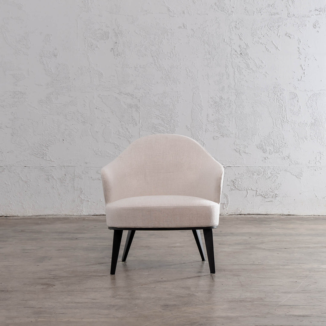 CLYDE ARM CHAIR  |  CASPER WHITE