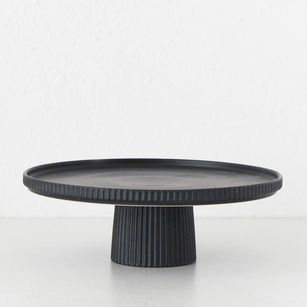 CERAMIC RIBBED FOOTED STAND  |  MATT BLACK