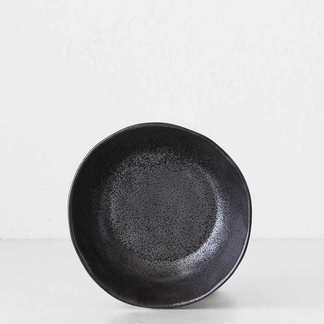 ROBERT GORDON  |  EARTH BOWL  |  BLACK  |  19.5CM