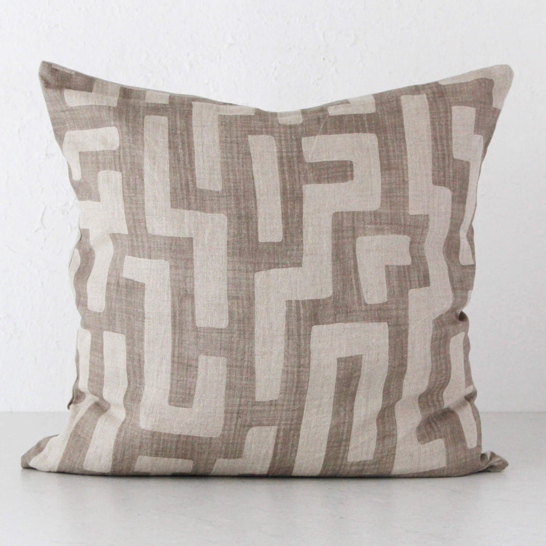 KENT CUSHION   |  55 x 55  |  COFFEE