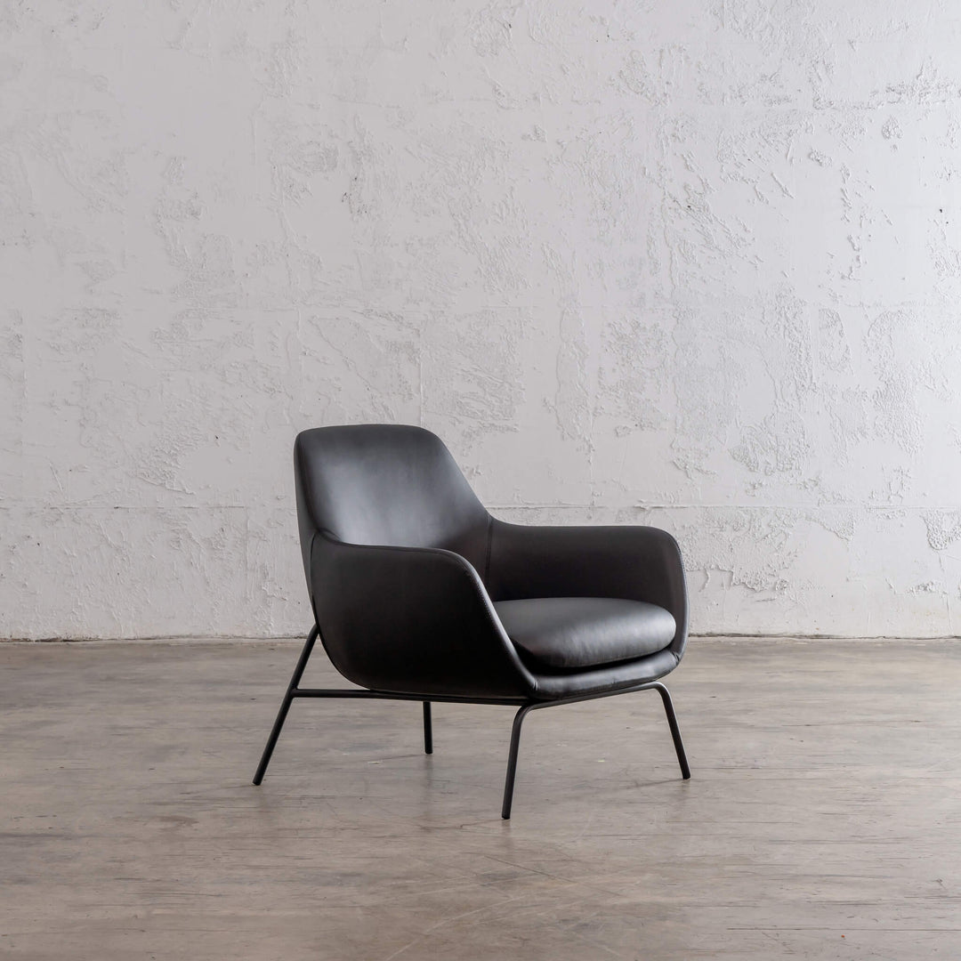 LYNDON ARM CHAIR  |  NOIR BLACK