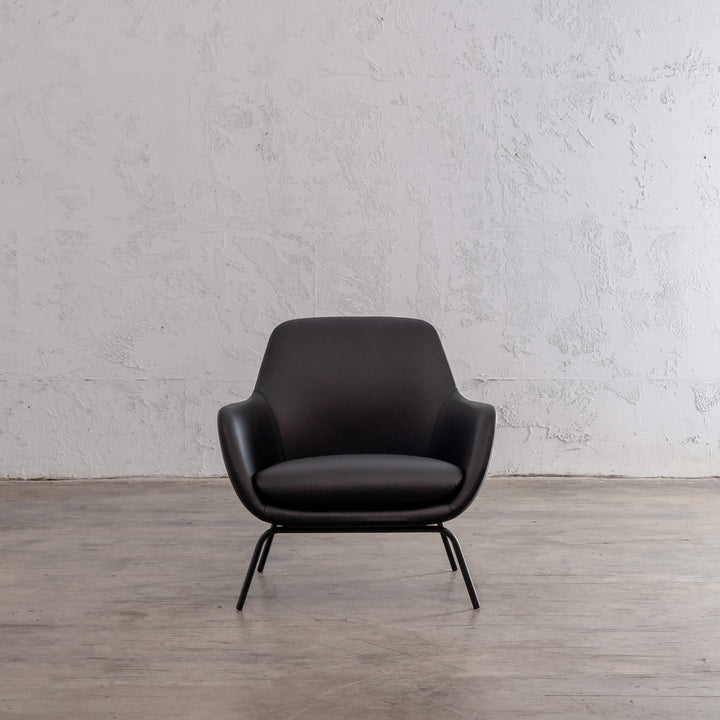 LYNDON ARM CHAIR  |  NOIR BLACK