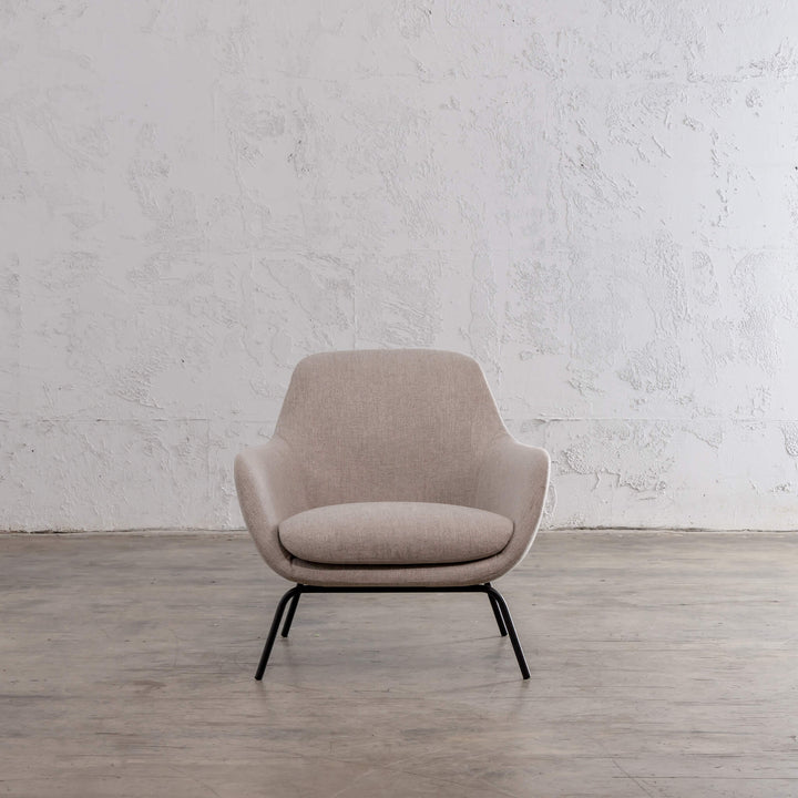 LYNDON ARM CHAIR  |  DESERT SAND