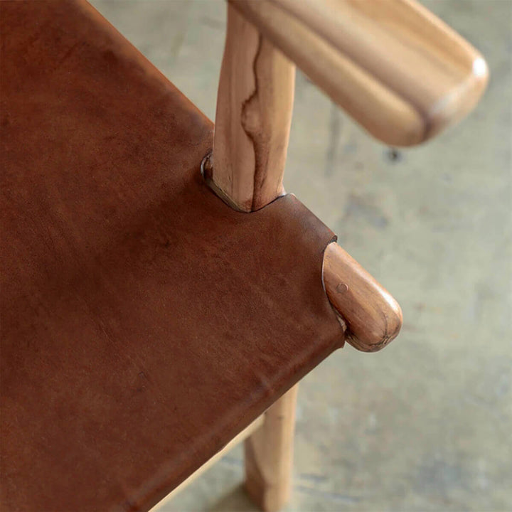 MALAND LEATHER HIDE CARVER CHAIR  |  COGNAC LEATHER HIDE | DETAIL