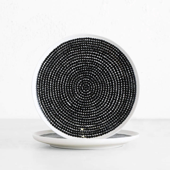 MARIMEKKO | OIVA RASYMATTO PLATE 25CM | BLACK SPOT | SET OF 2
