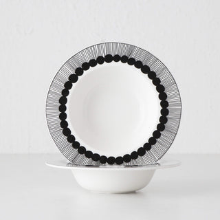 MARIMEKKO | OIVA SIIRTOLAPUUTARHA DEEP PLATE 20cm | BUNDLE X2 | BLACK + WHITE