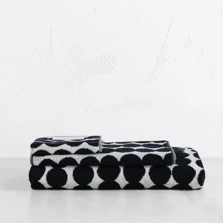 MARIMEKKO | RASYMATTO BATH BUNDLE SINGLE | BLACK SPOT