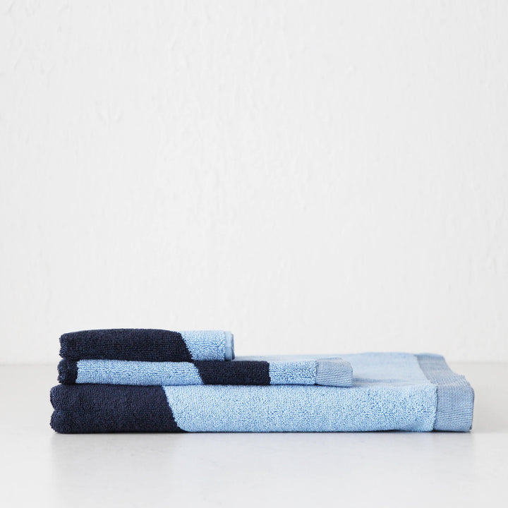 MARIMEKKO  |  SEIREENI BATH BUNDLE SINGLE  |  LIGHT BLUE + DARK BLUE