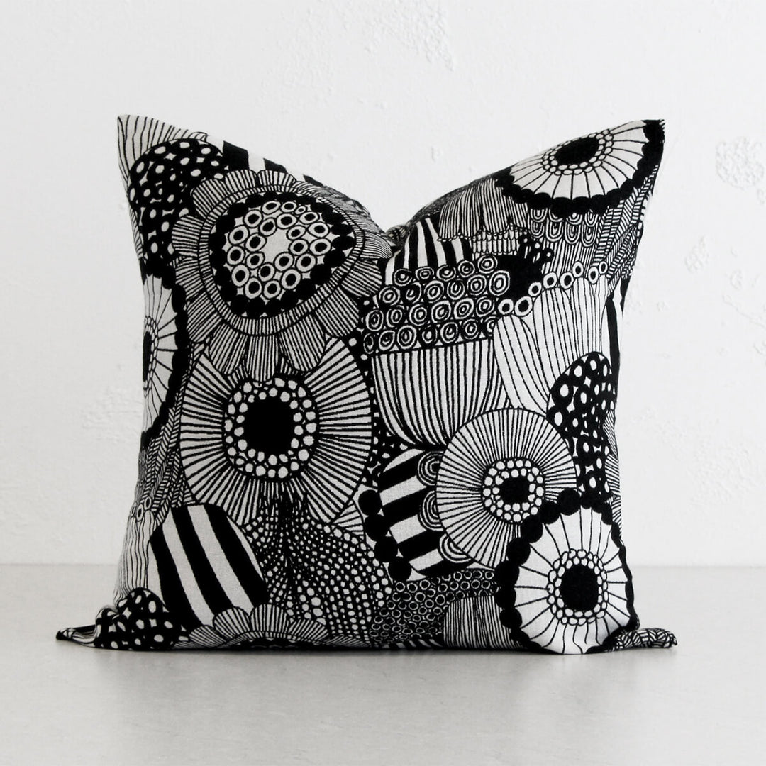 MARIMEKKO | SIIRTOLAPUUTARHA CUSHION | BLACK + OFF WHITE