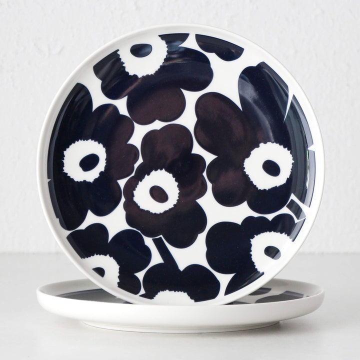 MARIMEKKO  |  OIVA UNIKKO PLATE 25CM BUNDLE  |  SET OF 2  |  DARK BLUE + WHITE