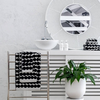 MARIMEKKO  |  RASYMATTO  BATH TOWEL  |  BLACK SPOT  BATHROOM COLLECTION