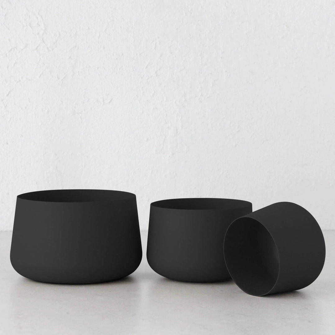 MONA TRIO OF POTS  |  BLACK  |  SET OF 3 INSIDE VIEW