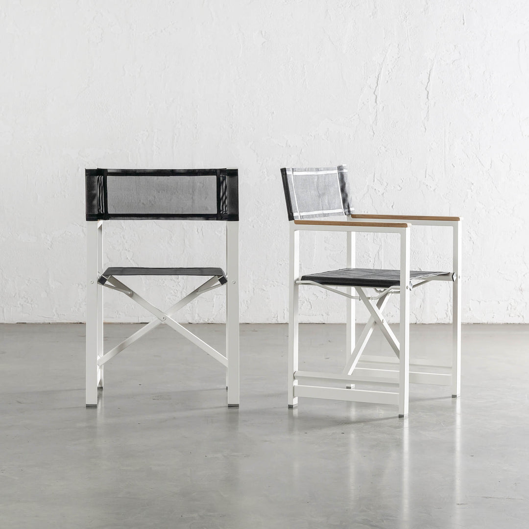 ORSON ALUMINIUM DIRECTORS CHAIR  |  BLACK ON WHITE  |  TEAK ARMS