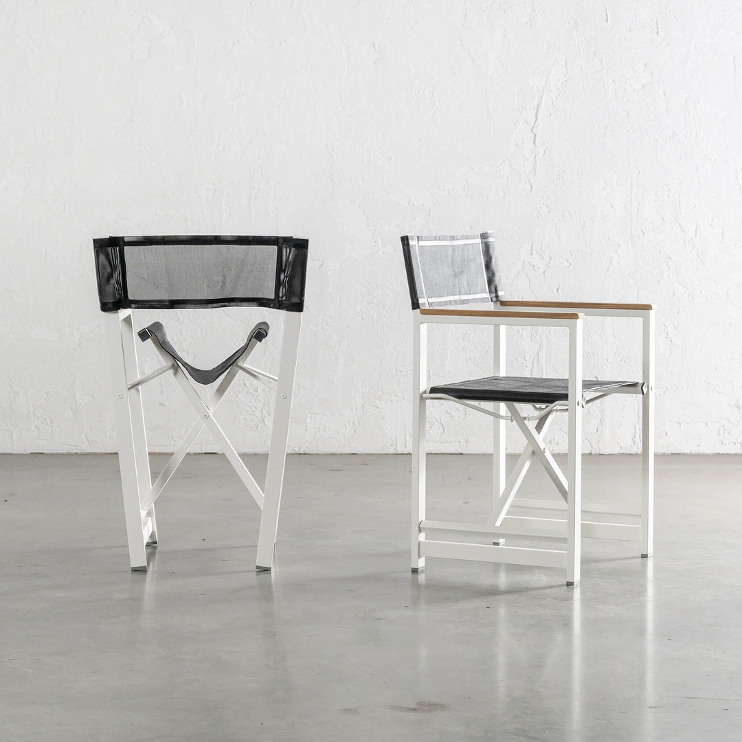 ORSON ALUMINIUM DIRECTORS CHAIR  |  BLACK ON WHITE  |  TEAK ARMS