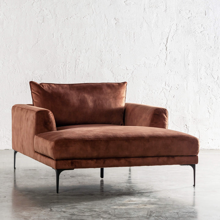 PILOTI CHAISE LOUNGE CHAIR  |  TERRA RUST MINIMAL VIEW