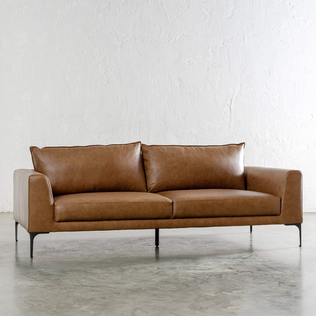 PILOTI 3 SEATER SOFA  |  DAKOTA SADDLE TAN