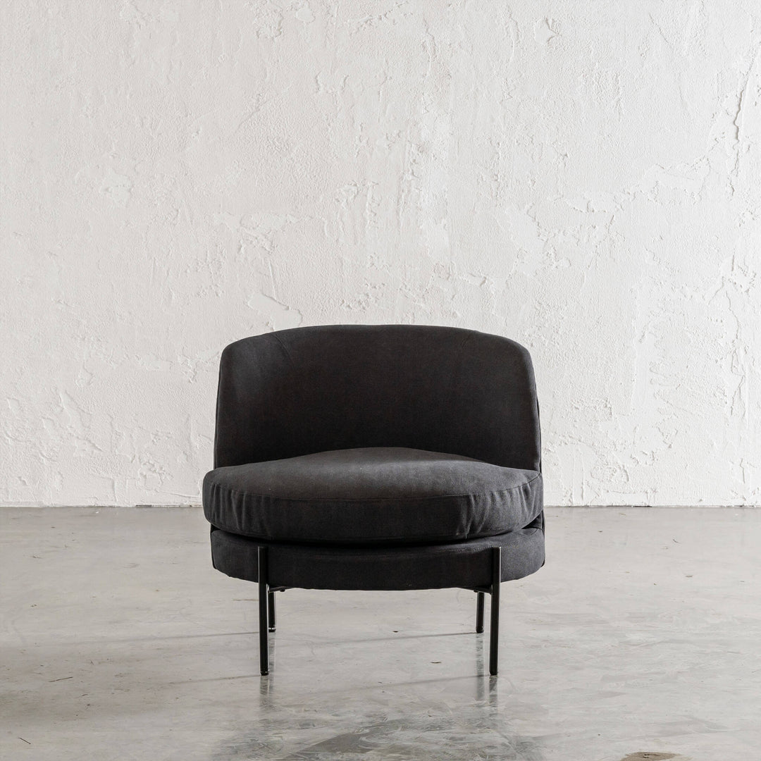 SEVILLA MODERNA TUB CHAIR   |  CARBON ASH MARLE MINIMAL