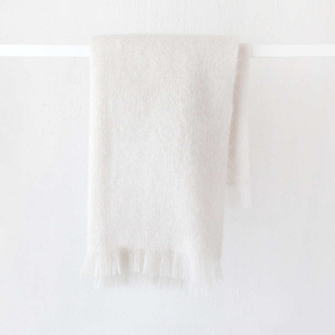 ST ALBANS MOHAIR THROW RUG | POWDER