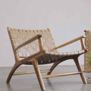 MALAND WOVEN LEATHER ARM CHAIR  |  LIGHT TAUPE LEATHER HIDE